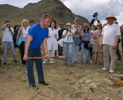 Сергей Шойгу предложил СМИ сделать реалити-шоу из археологической экспедиции