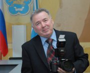 Юбилей отмечает тувинский фотокорреспондент Владимир Савиных