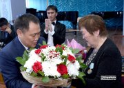 В Кызылском колледже искусств чествовали юбиляра Зою Кыргыс