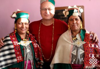 Фотовыставка Юрия Попкова «Неотрадиционализм у народов Гималаев» Фотовыставка Юрия Попкова «Неотрадиционализм у народов Гималаев»